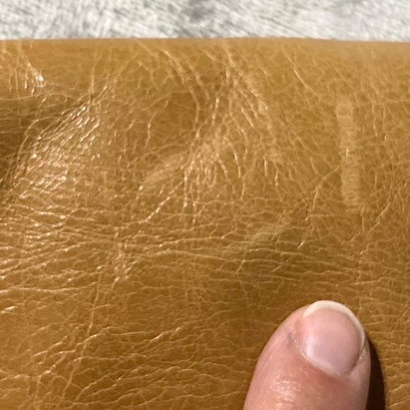 Hobo International Large Tan Distressed Fold Over Clutch Purse See Photos - Picture 13 of 13